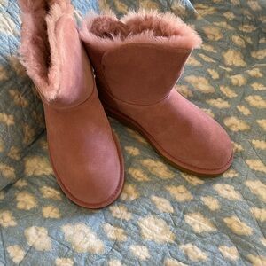 UGG Women’s Pink Ankle Boot